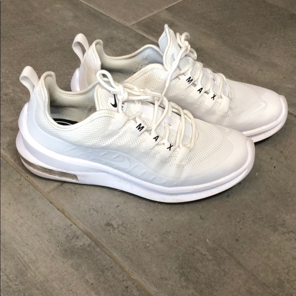 Women’s white Nike Air size 6